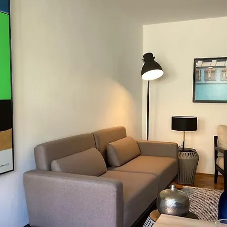 2 Br- New, Cozy For 5 People München