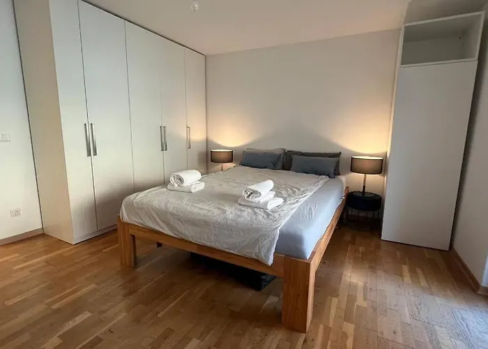 2 Br- New, Cozy For 5 People