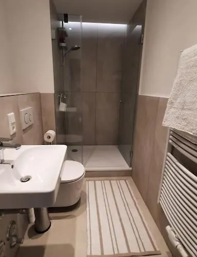 2 Br- New, Cozy For 5 People *