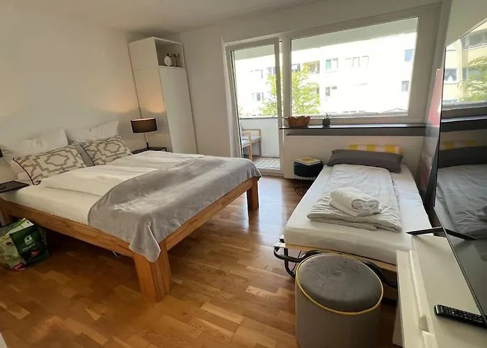 2 Br- New, Cozy For 5 People München
