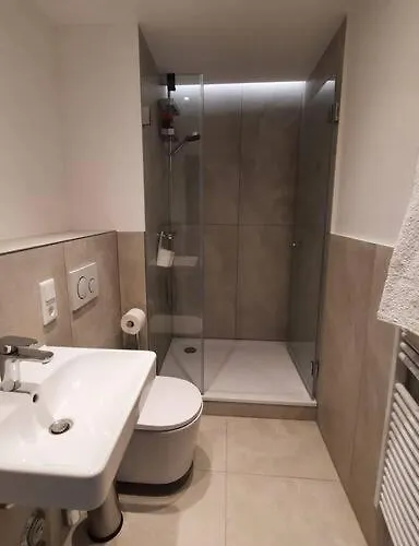 2 Br- New, Cozy For 5 People München